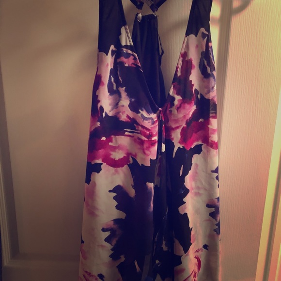 Brand new GUESS flower tank top! - Picture 1 of 1